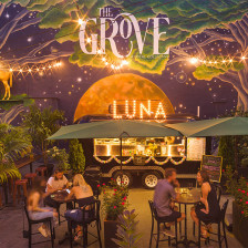 Evening eats on a decorated patio in Lexington, Kentucky